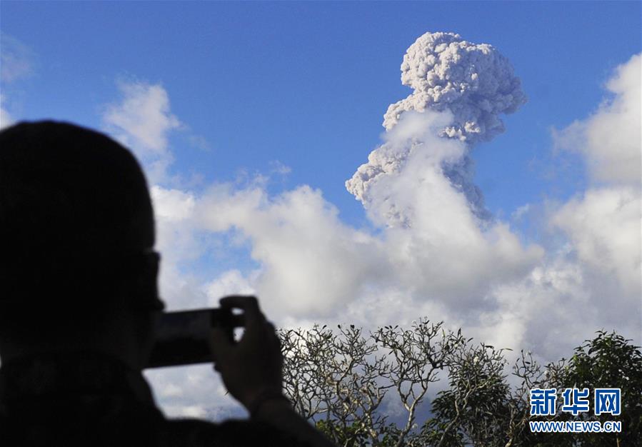 火山之光：阿贡火山最新动态，探秘自然奇观之美